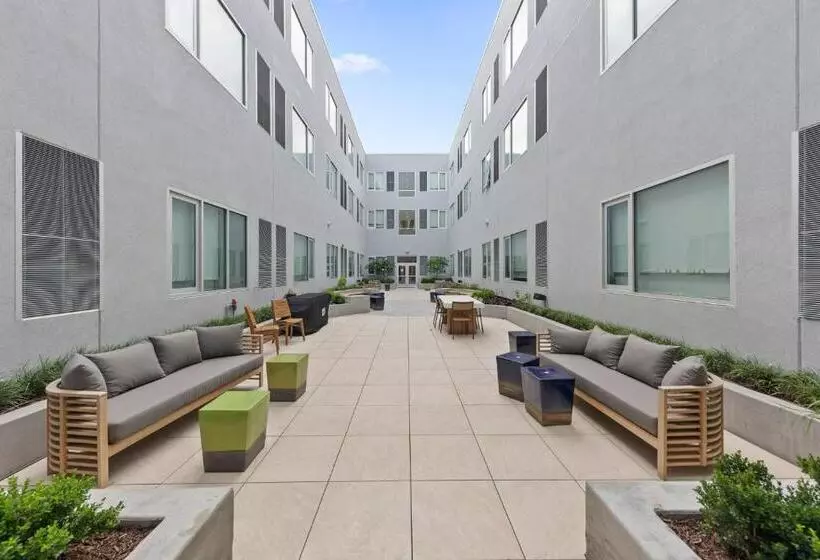 ホテル Element Hampton Peninsula Town Center