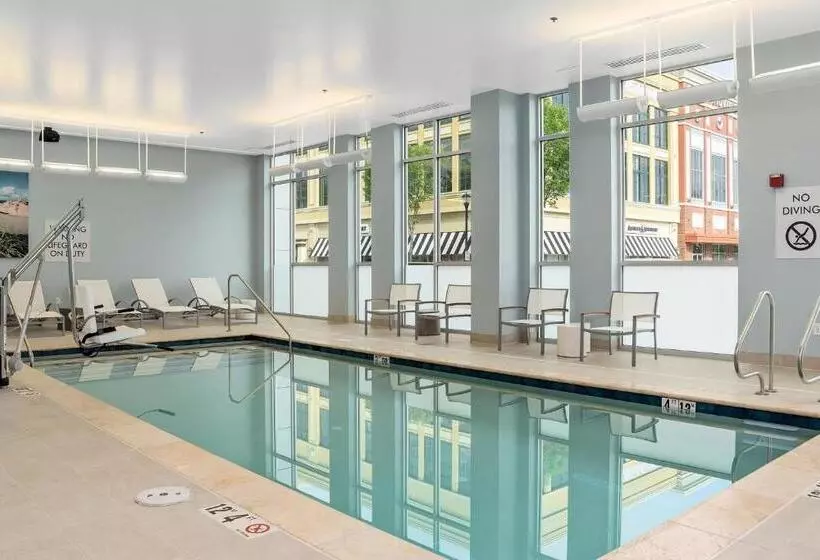 ホテル Element Hampton Peninsula Town Center