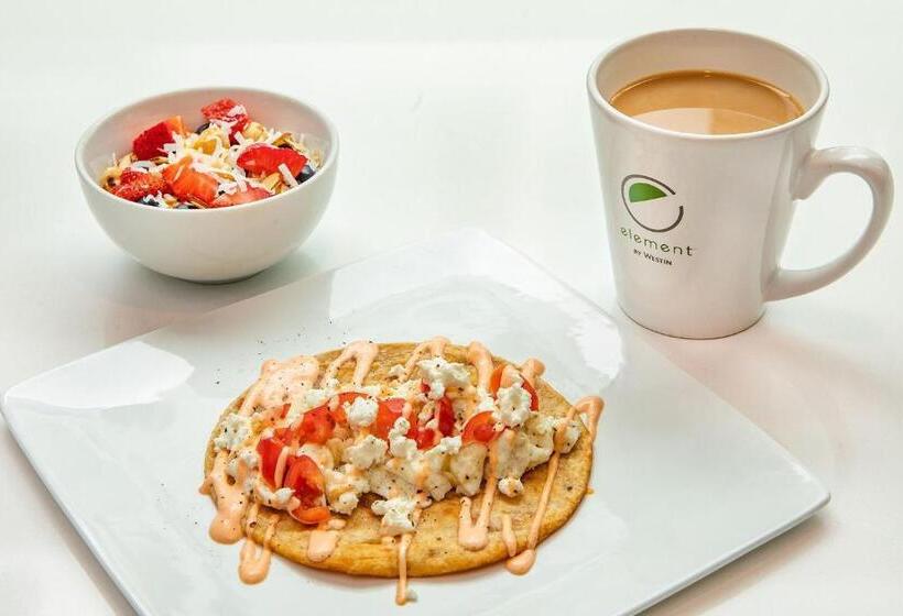 فندق Element Hampton Peninsula Town Center