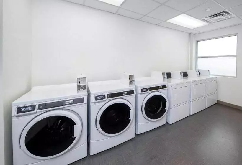 ホテル Element Hampton Peninsula Town Center