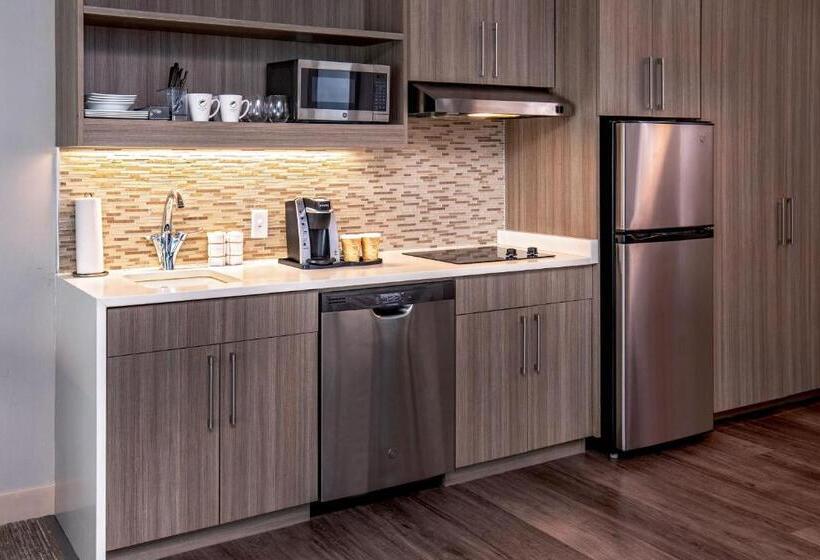 فندق Element Hampton Peninsula Town Center