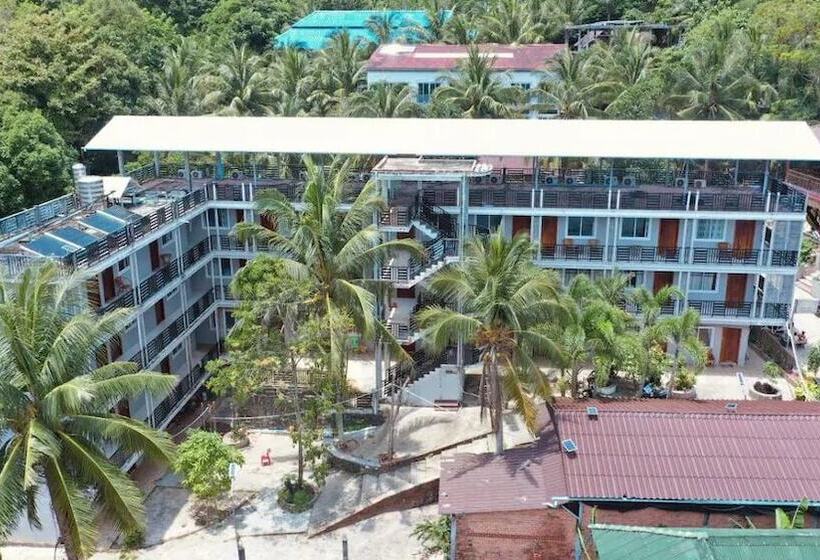 פנסיון Roomy Guesthouse