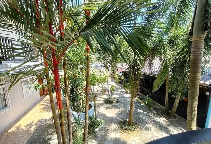 Majatalo Roomy Guesthouse