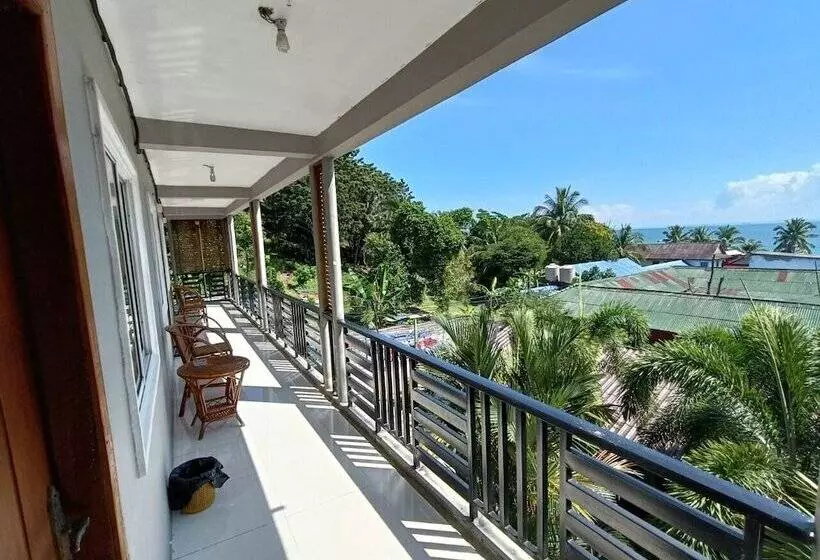 Majatalo Roomy Guesthouse