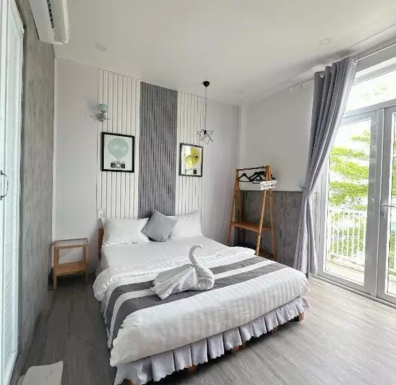 هتل Sele House