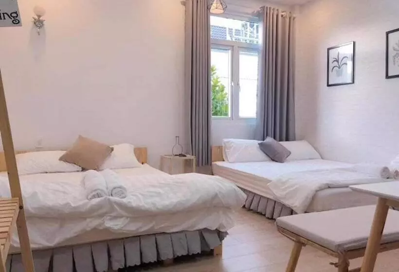 هتل Sele House