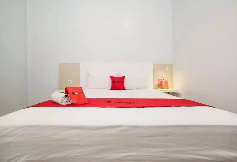 Majatalo Reddoorz Syariah At Kartohardjo Madiun