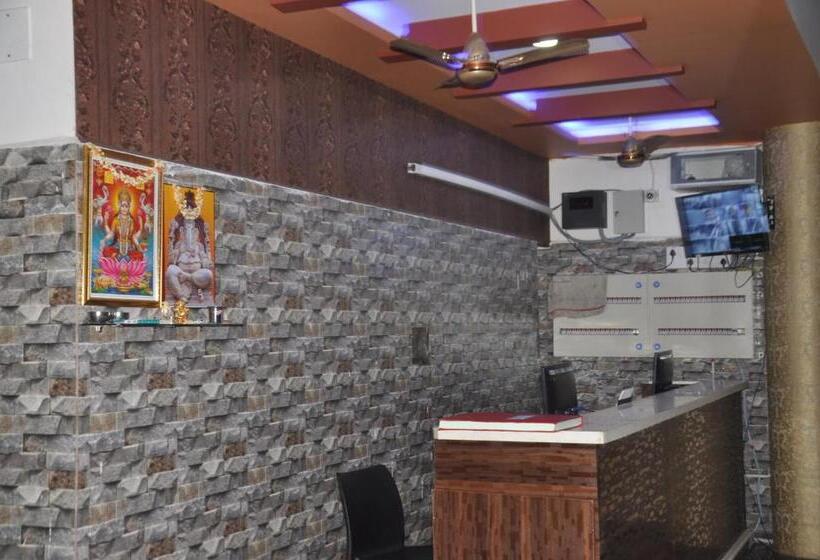 Отель Blue Crystal Lodge