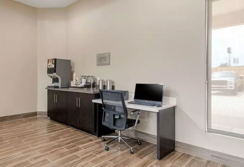 Hotelli Sleep Inn & Suites Bricktown   Near Medical Center