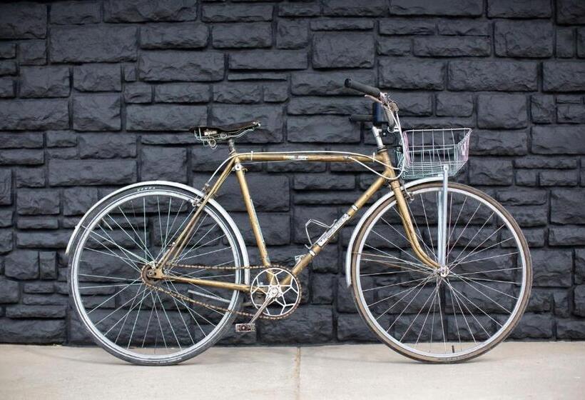 Spoke And Vine Motel