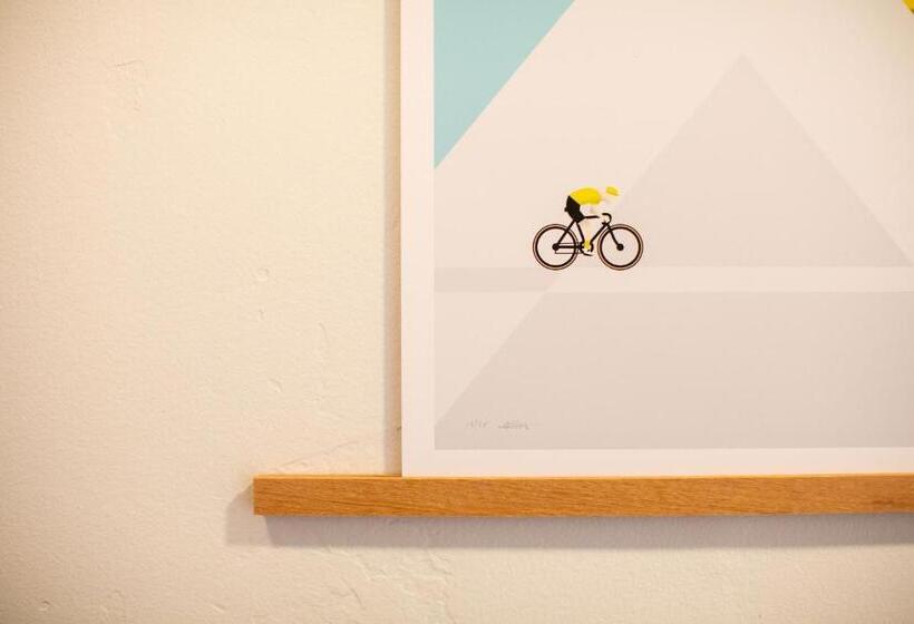 Spoke And Vine Motel