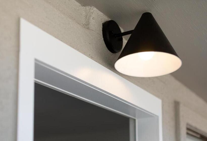 Spoke And Vine Motel