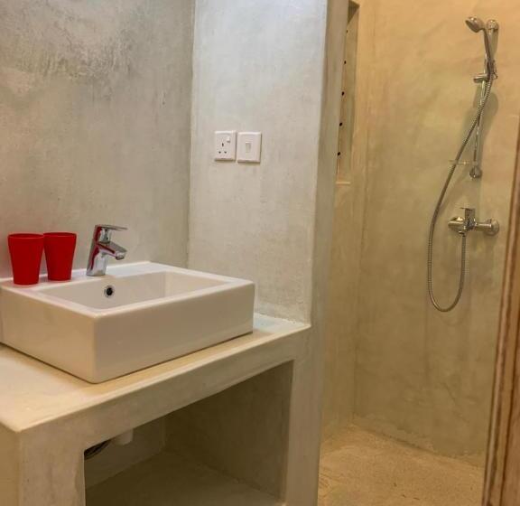 Bed and Breakfast Peekaboo Diani Beach