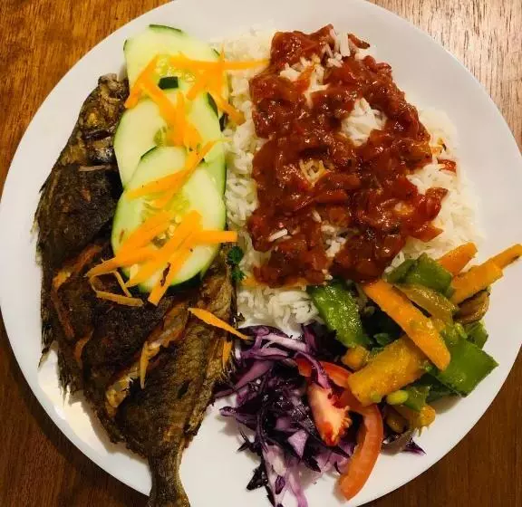 تختخواب و صبحانه Peekaboo Diani Beach