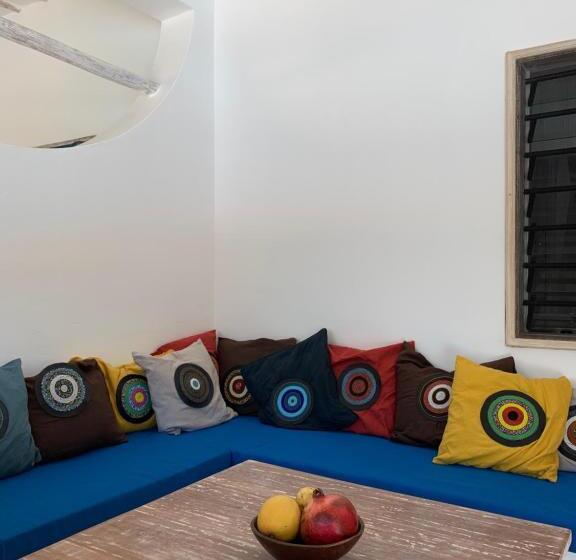 Bed and Breakfast Peekaboo Diani Beach