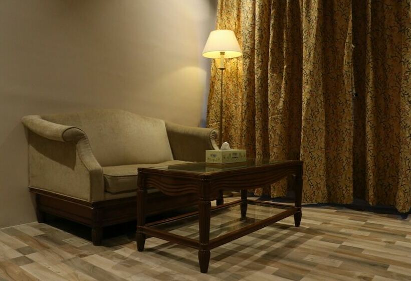 فندق Shelke S Vintage Inn