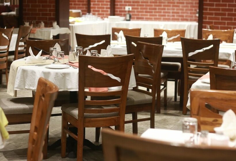 فندق Shelke S Vintage Inn