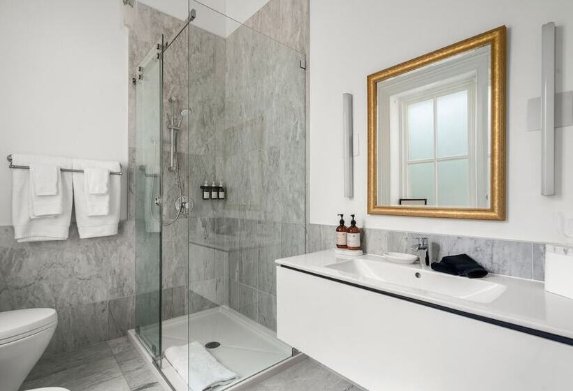 פנסיון The Cape