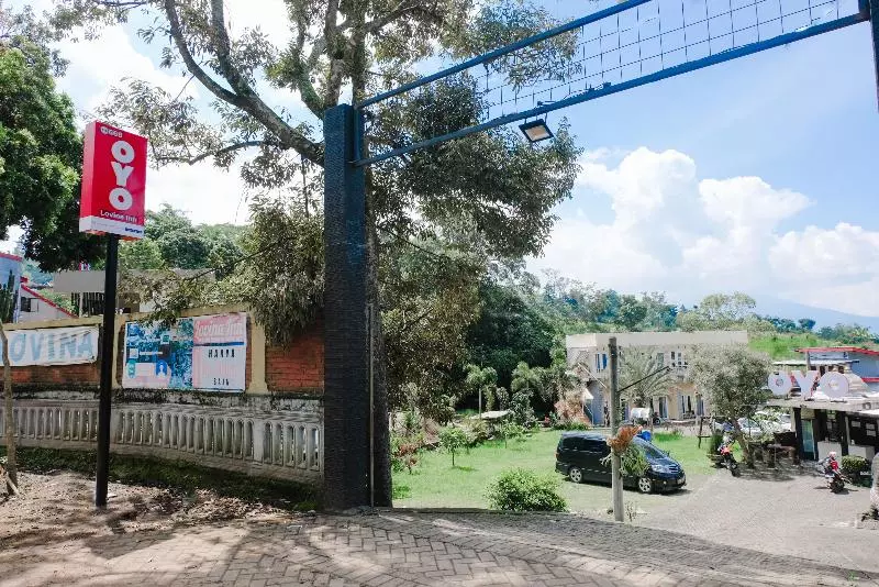 Hotel Oyo 668 Lovina Inn