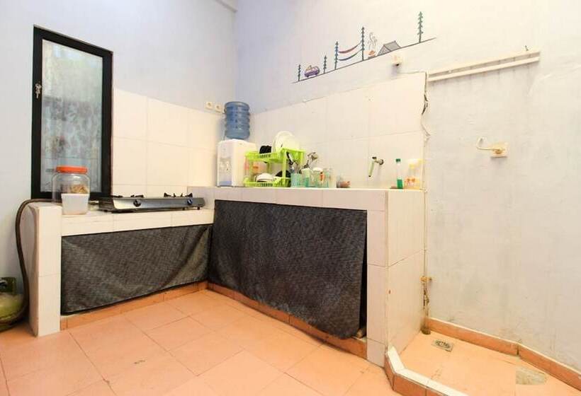 פנסיון Reddoorz Near Graha Saba Ugm