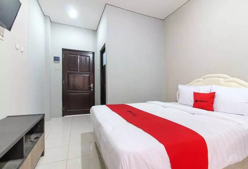 Majatalo Reddoorz Near Solo Balapan Station 2