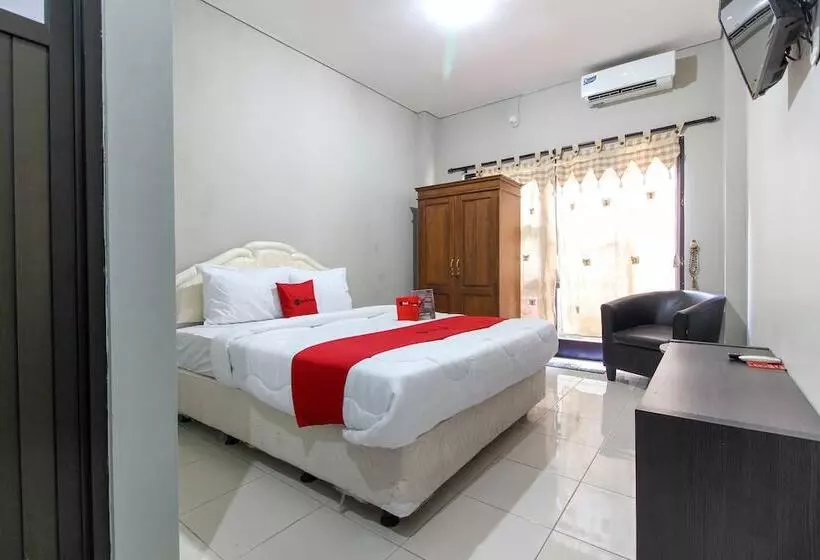 Majatalo Reddoorz Near Solo Balapan Station 2