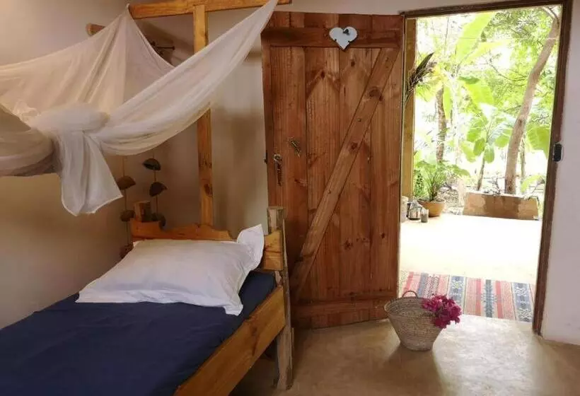 Aamiaismajoitus (B&B) Mawingu Lodge