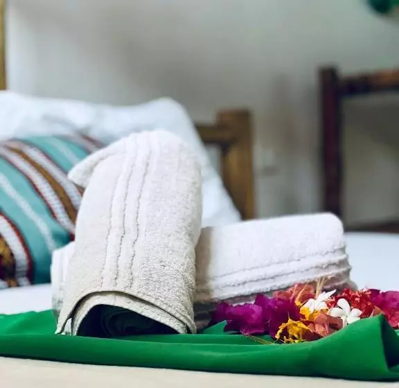 Aamiaismajoitus (B&B) Mawingu Lodge