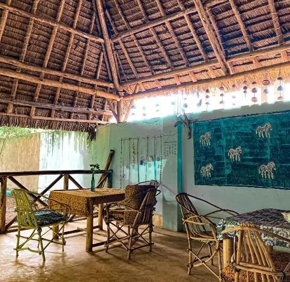 Aamiaismajoitus (B&B) Mawingu Lodge