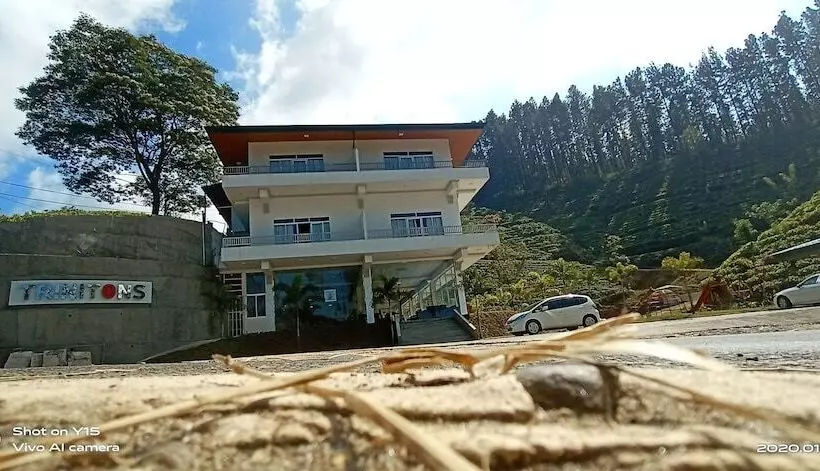 ホテル Trinitons Tea View Lake Resort