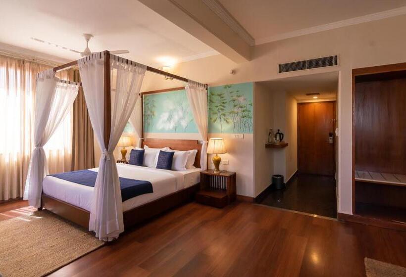 酒店 Larisa Shimla