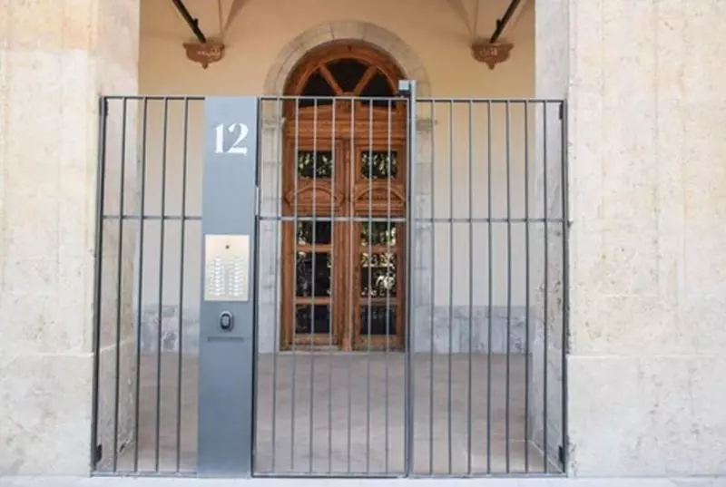 Port Plaza Apartments