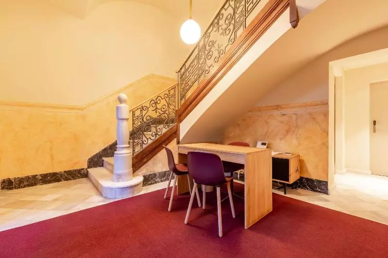 Port Plaza Apartments