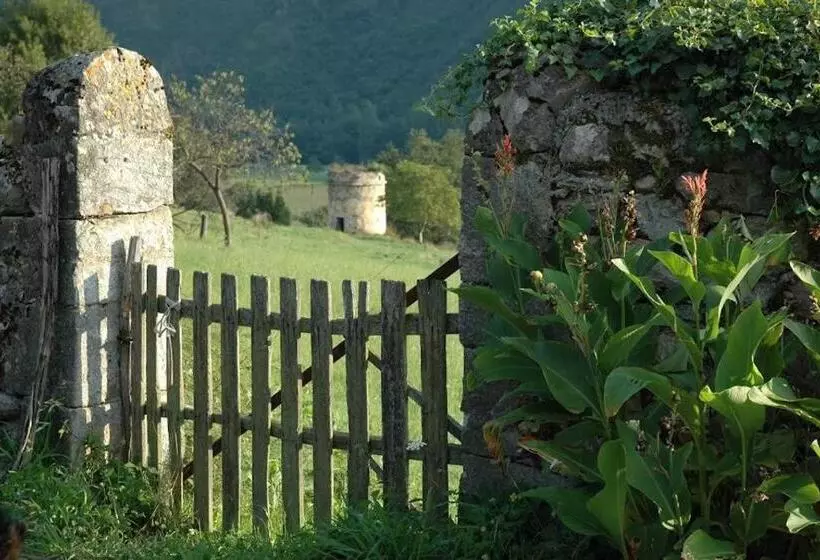 هتل Agroturismo La Casona De Belmonte