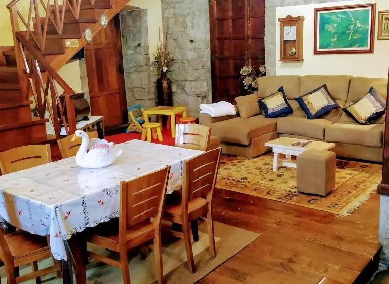 هتل Agroturismo La Casona De Belmonte