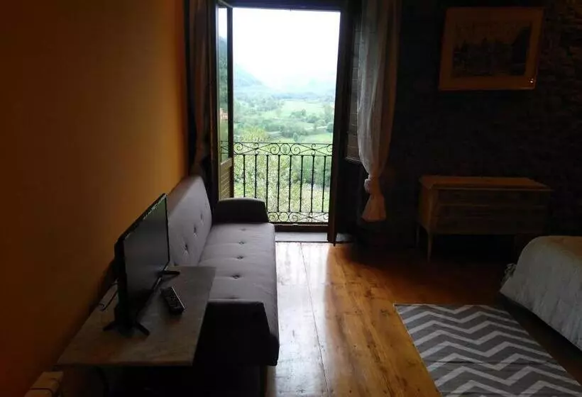 هتل Agroturismo La Casona De Belmonte