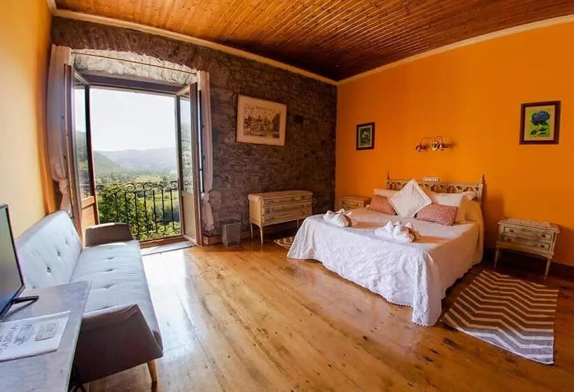 هتل Agroturismo La Casona De Belmonte
