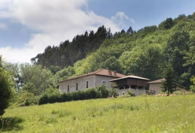 هتل Agroturismo La Casona De Belmonte