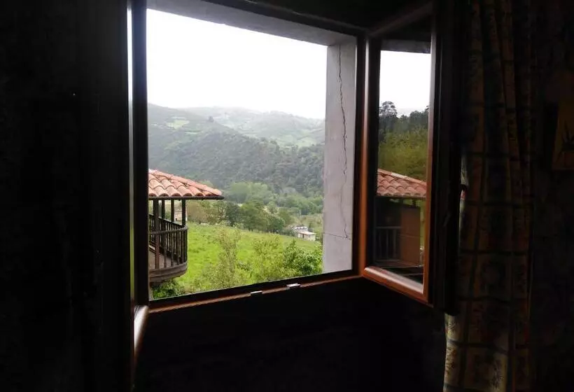 هتل Agroturismo La Casona De Belmonte