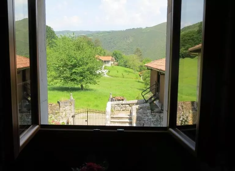 هتل Agroturismo La Casona De Belmonte