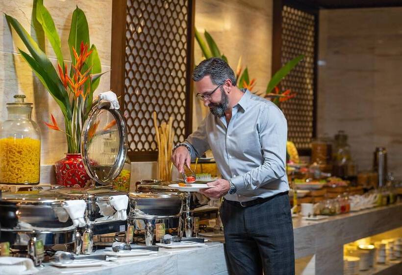 هتل The Oriental Jade