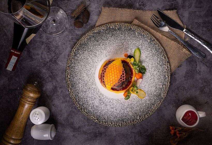 هتل The Oriental Jade