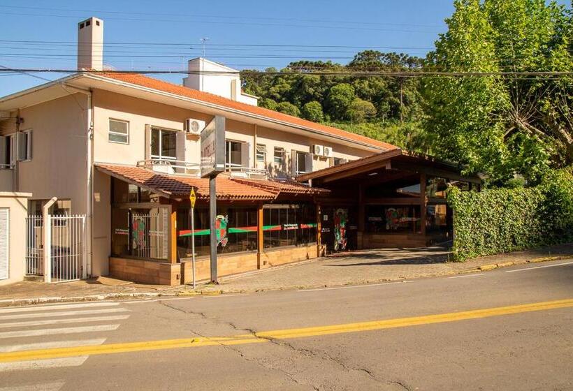 Dona Adelia Hotel E Restaurante