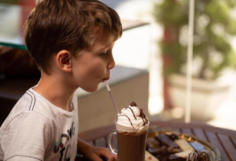 Dona Adelia Hotel E Restaurante