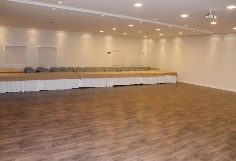 Dona Adelia Hotel E Restaurante