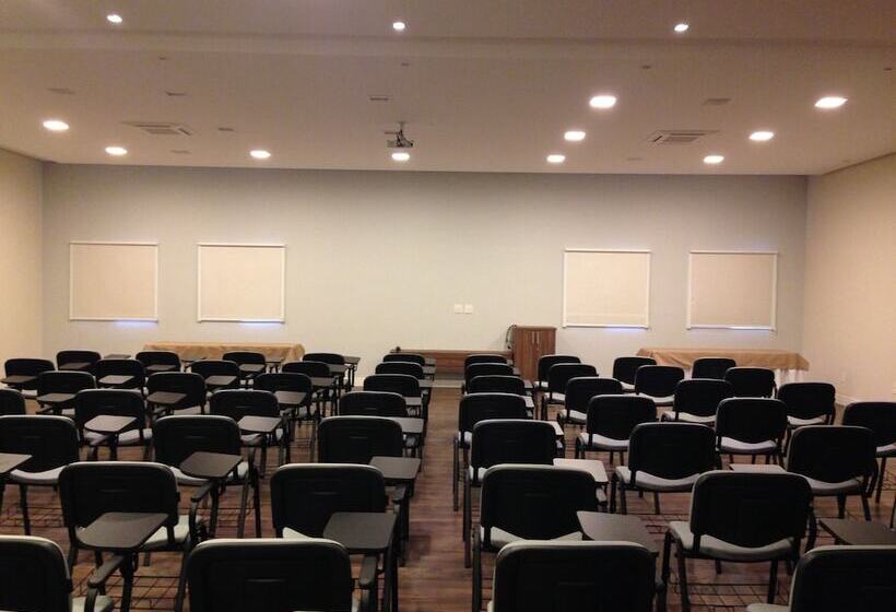 Dona Adelia Hotel E Restaurante