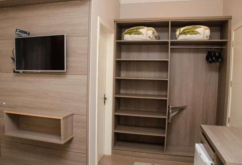 Dona Adelia Hotel E Restaurante