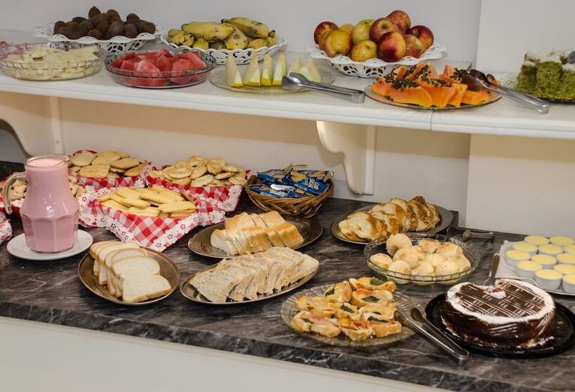 Dona Adelia Hotel E Restaurante