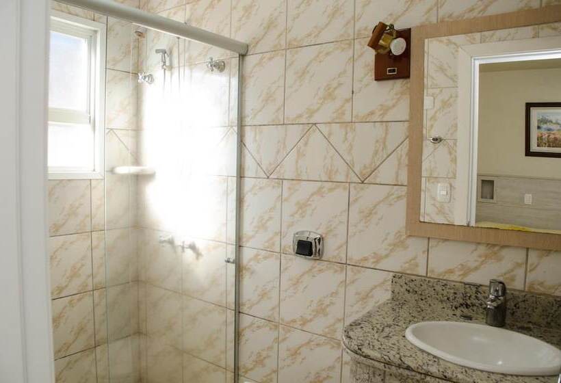 Dona Adelia Hotel E Restaurante