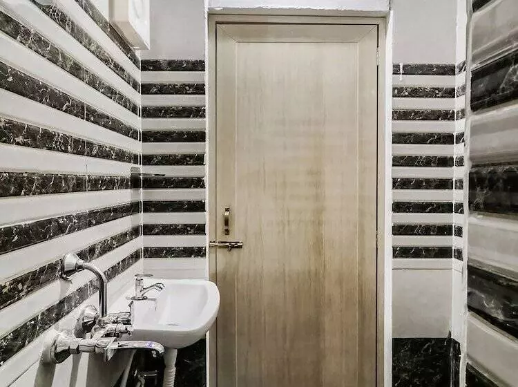Hotelli Oyo 29000 Srk Inn